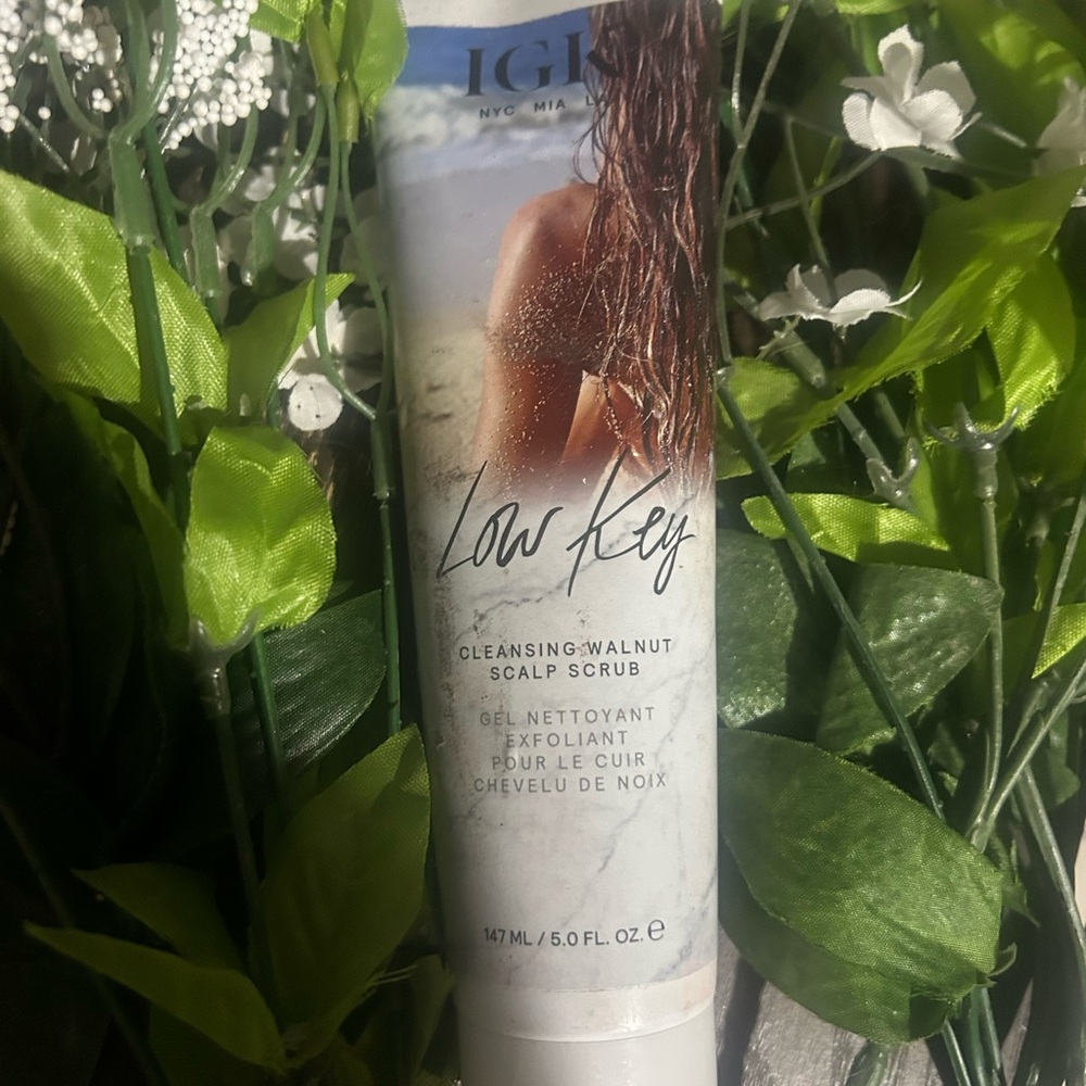 IGK - CLEANSING WALNUT SCALP SCRUB